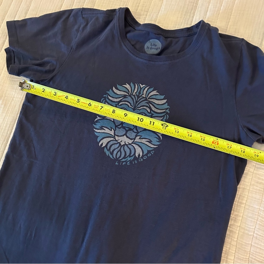 Life is Good Navy Lion Crusher Tee. Size Medium. - Picture 9 of 9